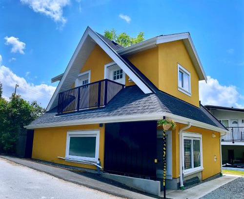 Knight Apartment | Vancouver’s Homey Laneway House