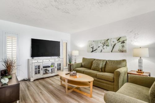 Vanderbilt Beach Apartment | Vanderbilt Beachside