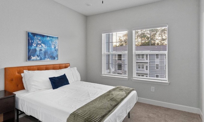 Newberry Apartment | Vanguard 1BD 14 - One Bedroom Apartment, Sleeps 2