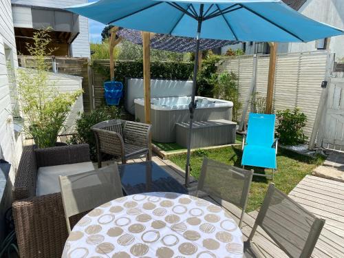 Vannes House | Vannes centre , maison 2 chambres avec jardin,SPA