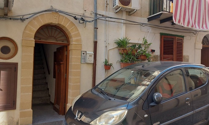 Old Town Apartment | Vanni House 68