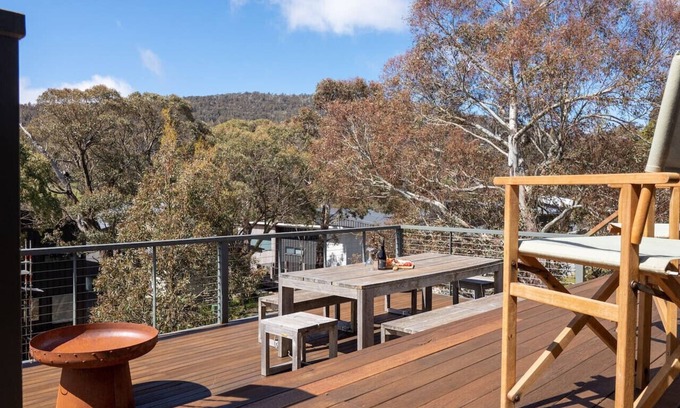 Lake Crackenback Ski Chalet | Vantage | Crackenback | Large 3BR | Media Room