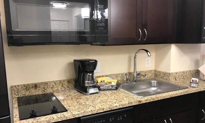 Palo Verde House | Varsity Clubs of America-Tucson Chapter offers Pool & Kitchenette"