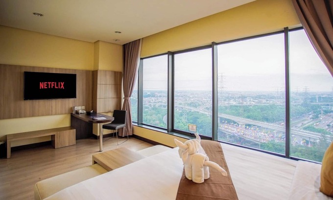 Jatinegara Hotel | Vasaka Hotel Jakarta managed by DAFAM
