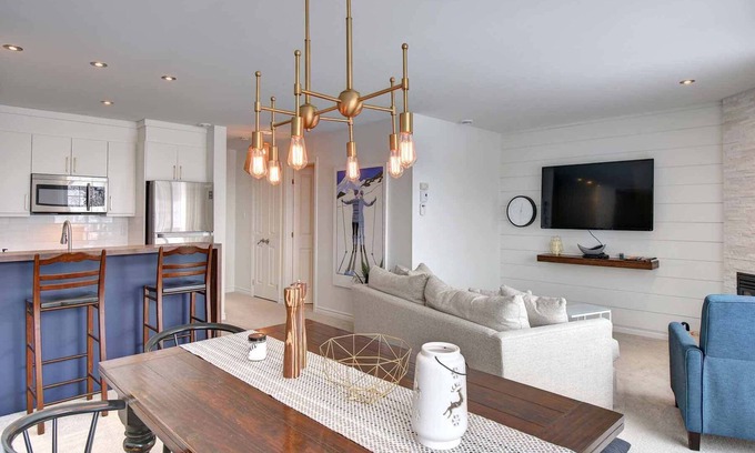 Saint-Faustin-Lac-Carre Condo | Velo Ski In/Out, Fireplace Fall Color Festival