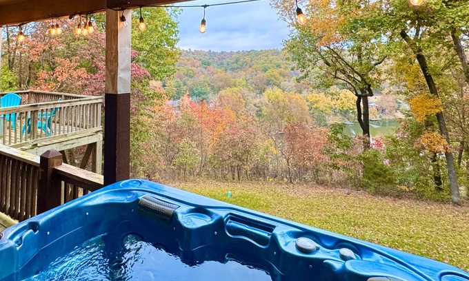 Bella Vista House | Velo Vista 5 BR Lake View Retreat, king beds, hot tub, game room, bike friendly