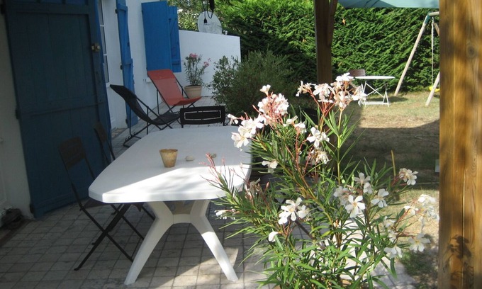 Vendays-Montalivet Villa | Vendays Montalivet - pretty villa in the pines 800 m south beach - quiet