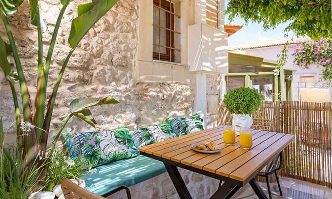 Old Town Rethymnon Apartment | Venetian charming ,stone-built apartment in center of Rethymno