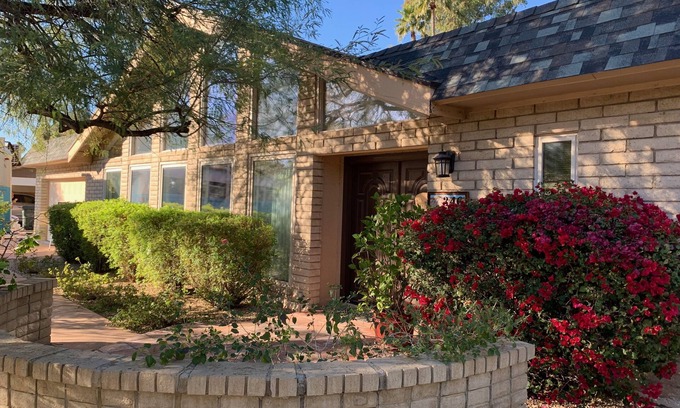 Moon Valley House | Ventana de la casa, 1 min walk to the Moon Valley Country Club
