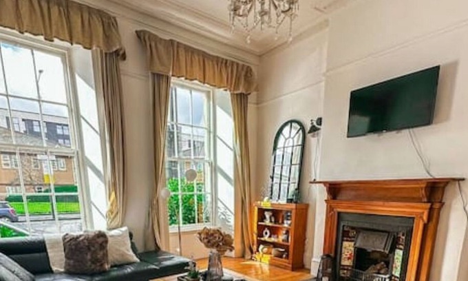 Glasgow Westend House | Venture Suite