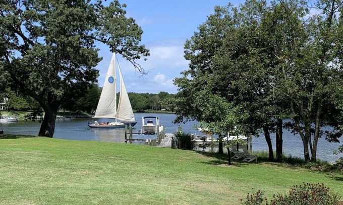 St. Michaels Cottage | Very cosy and nicely appointed Waterfront Cottage with gorgeous views