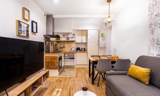 Saint-Thomas-d'Aquin Apartment | very cozy 2p Louvre-Orsay- saint-germain-des-pres