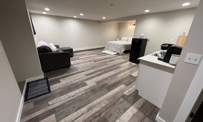 Butte Apartment | Very cozy, studio, uptown apartment