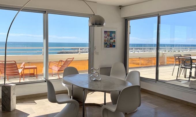 Palavas-les-Flots Apartment | Very nice apartment of 120 m2 terrace of 60 m2 seafront