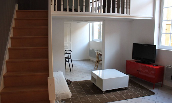 Hincmar Apartment | very nice apartment completely renovated Hyper center (CATHEDRALE)