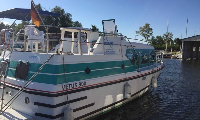 Zeuthen Boat Rental | Vetus 915 - license-free houseboat - KUHNLE-TOURS Zeuthen