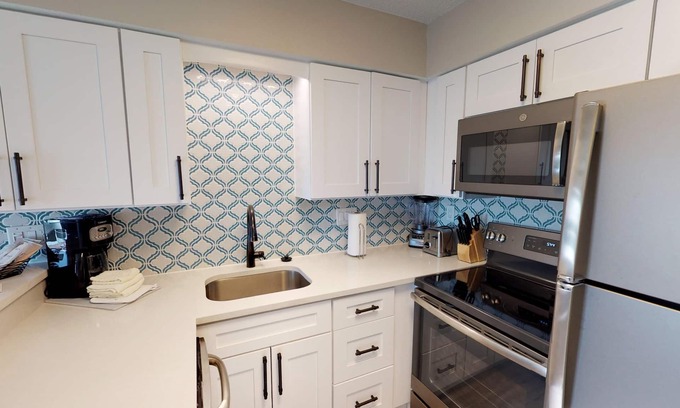 Bradenton Beach Condo | Via Roma Beach Resort - 1 Bedroom