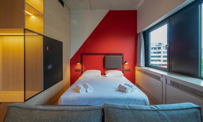 Diemen Hotel | Via Suites