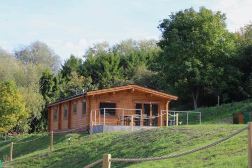 Somerton Ski Chalet | Viaduct Fishery Lodges