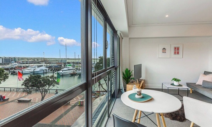 Auckland Central Business District Apartment | Viaduct Harbour Views w/Free Parking-Zodiak Stays