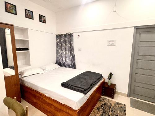 SR Nagar House | Vibes stay in 3