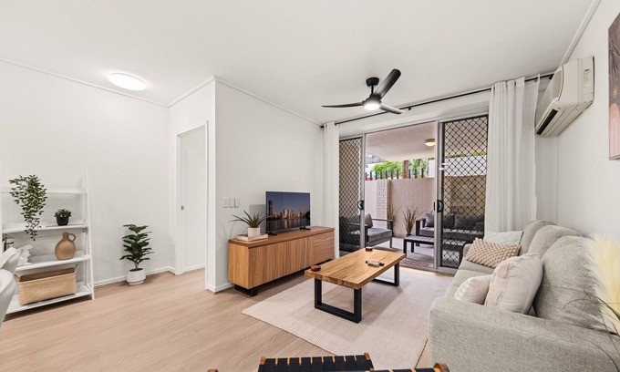 Fortitude Valley Apartment | Vibrant 2-Bed Apartment with Pool and Gym Access