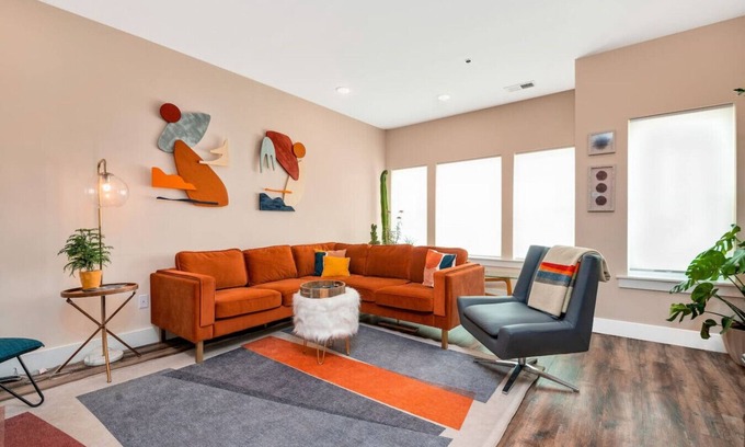 Chattanooga House | Vibrant, Cheerful Townhouse Near Heart of Downtown