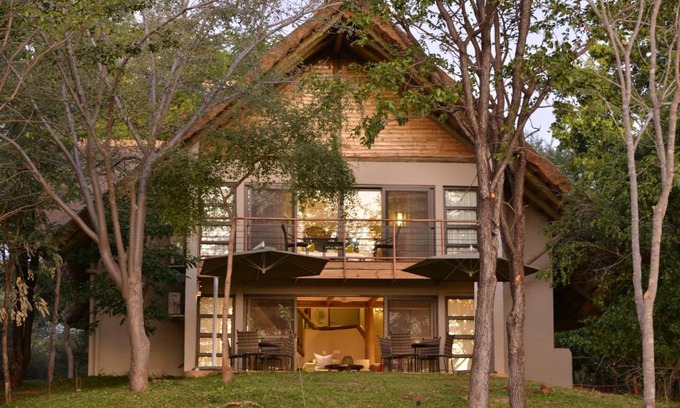 Victoria Falls Hotel | Victoria Falls Safari Suites