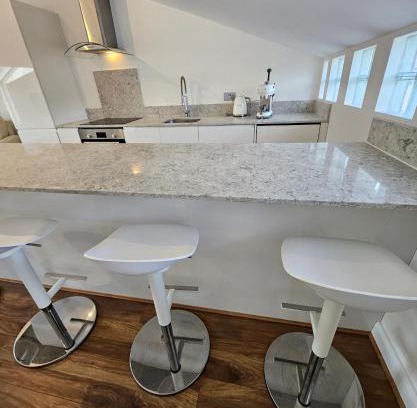 Moffat Apartment | Victoria, Haru Residence 6bed Room and 4bath Rooms Apartment