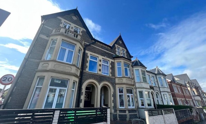 Canton Apartment | Victoria House K by Switchback Stays