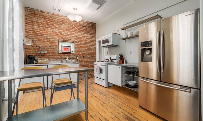 Lincoln Park Apartment | Victorian Denver Living
