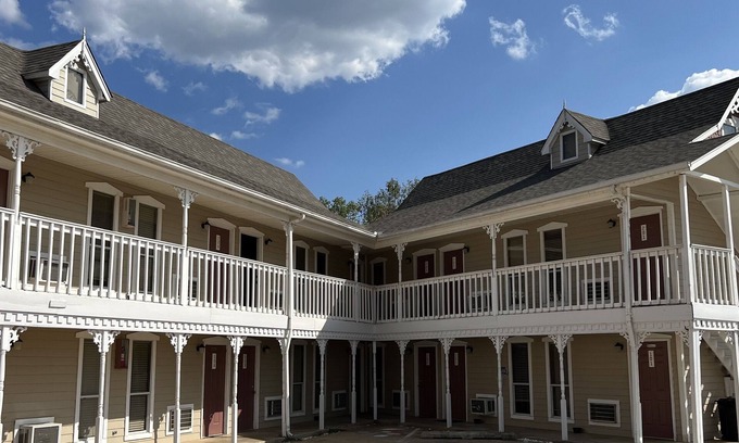 Cleveland Hotel | Victorian Inn