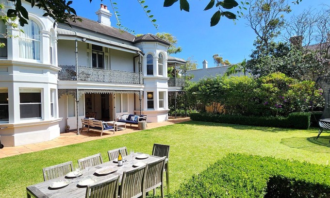 Waverley House | Victorian Masterpiece - Close to Bronte Beach, Clovelly Beach & Bondi Junction