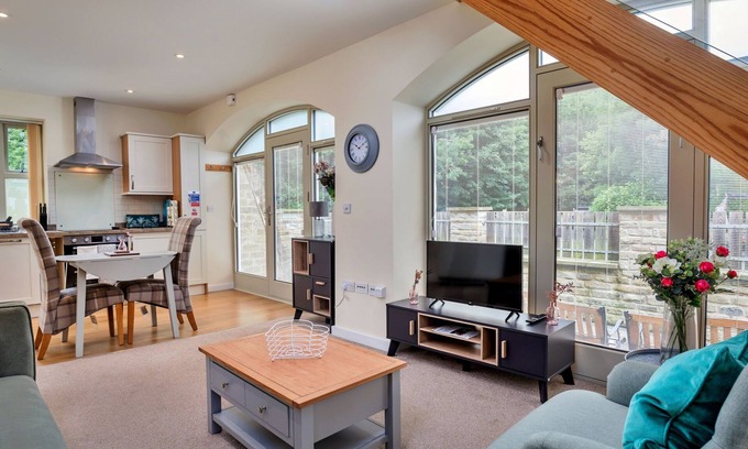 Thornton Dale Apartment | Victory Mill - Apartment Five by Interhome