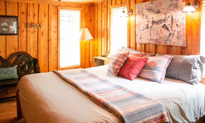 Hot Springs Cabin | Victory Suite - Rustic Cabin