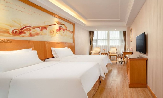 Bao'an Hotel | Vienna Hotel Shenzhen Fuyong Subway Station branch