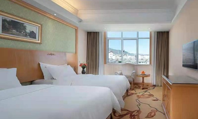 Gucheng Hotel | Vienna International Hotel Lijiang Yuxue Avenue