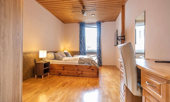 Neulerchenfeld Apartment | Vienna's Finest: Spacious Apt. w/2+1 Configuration