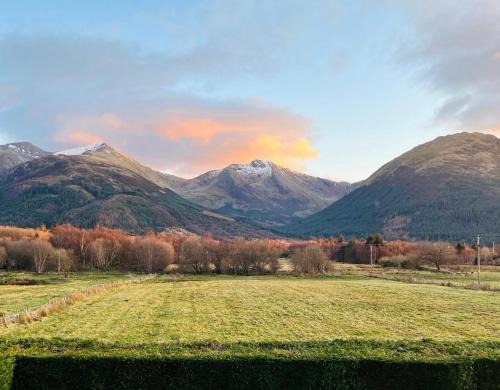 West Laroch Apartment | View of the Mountain