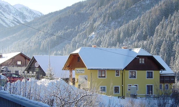 Grosssoelk Cottage | View of the reservoir - Pension Langbrucker