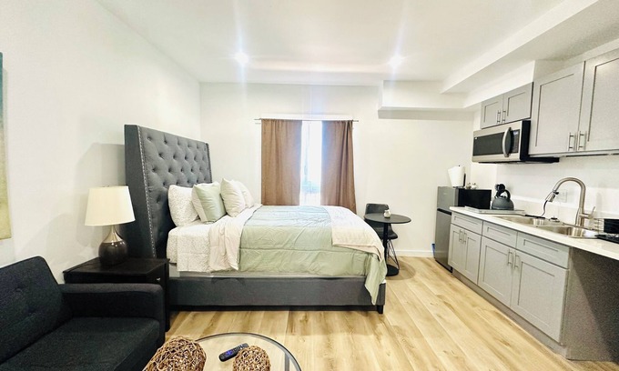 Park Mesa Heights Apartment | View park , inglewood , Sofi , Kia forum, intuít some, Crenshaw Studio 2 LA