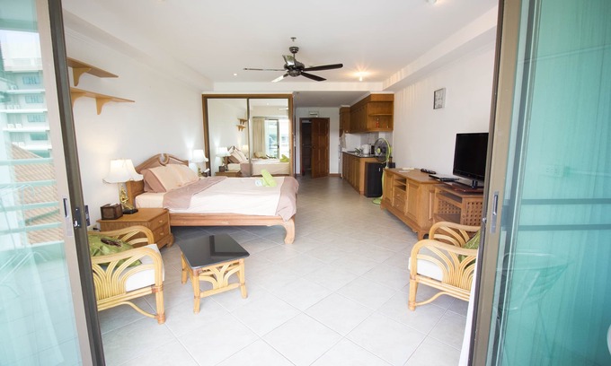 Jomtien Apartment | View Talay 5C studio condo 116