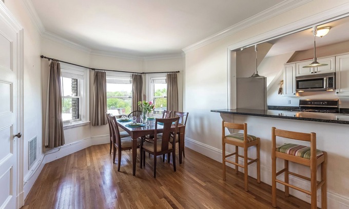 Aspinwall Hill Apartment | View the Boston Marathon at mile 23, minutes from this 4 bedroom, 4 bath home