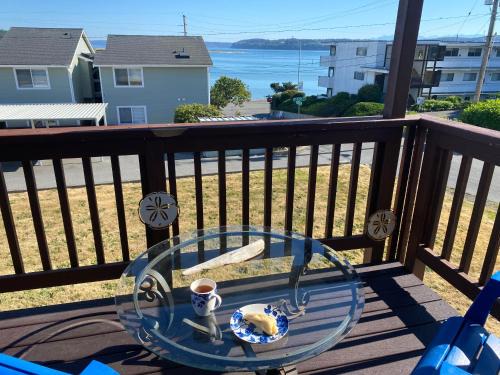 Oak Harbor Apartment | View WD Downtown Harbor R and R