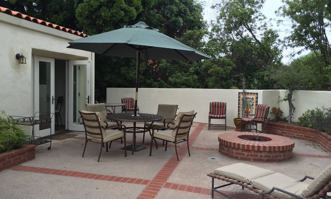 The Mesa House | Views Extraordinaire! Serene and Private (30 day minimum)