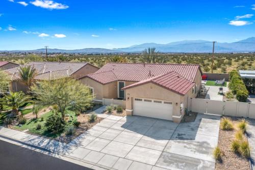 Desert Hot Springs House | Views, Gameroom, Saltwater Pool & Hot tub, Firepit by MariamsBnb