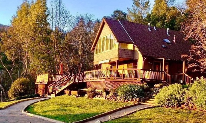 Napa County House | Views, good vibes, and vesper skies.