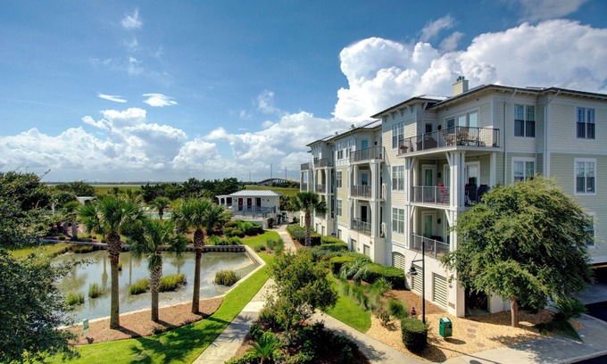 Saint Simons Island Condo | Views of the Marina, Frederica River, St Simons Sound & Jekyll Island 3BD/3BT