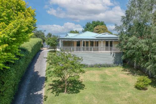 Healesville House | Views On Montpellier