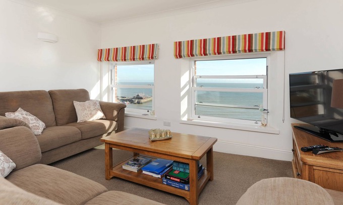 Broadstairs Cottage | Viking View - sleeps 4 guests in 2 bedrooms